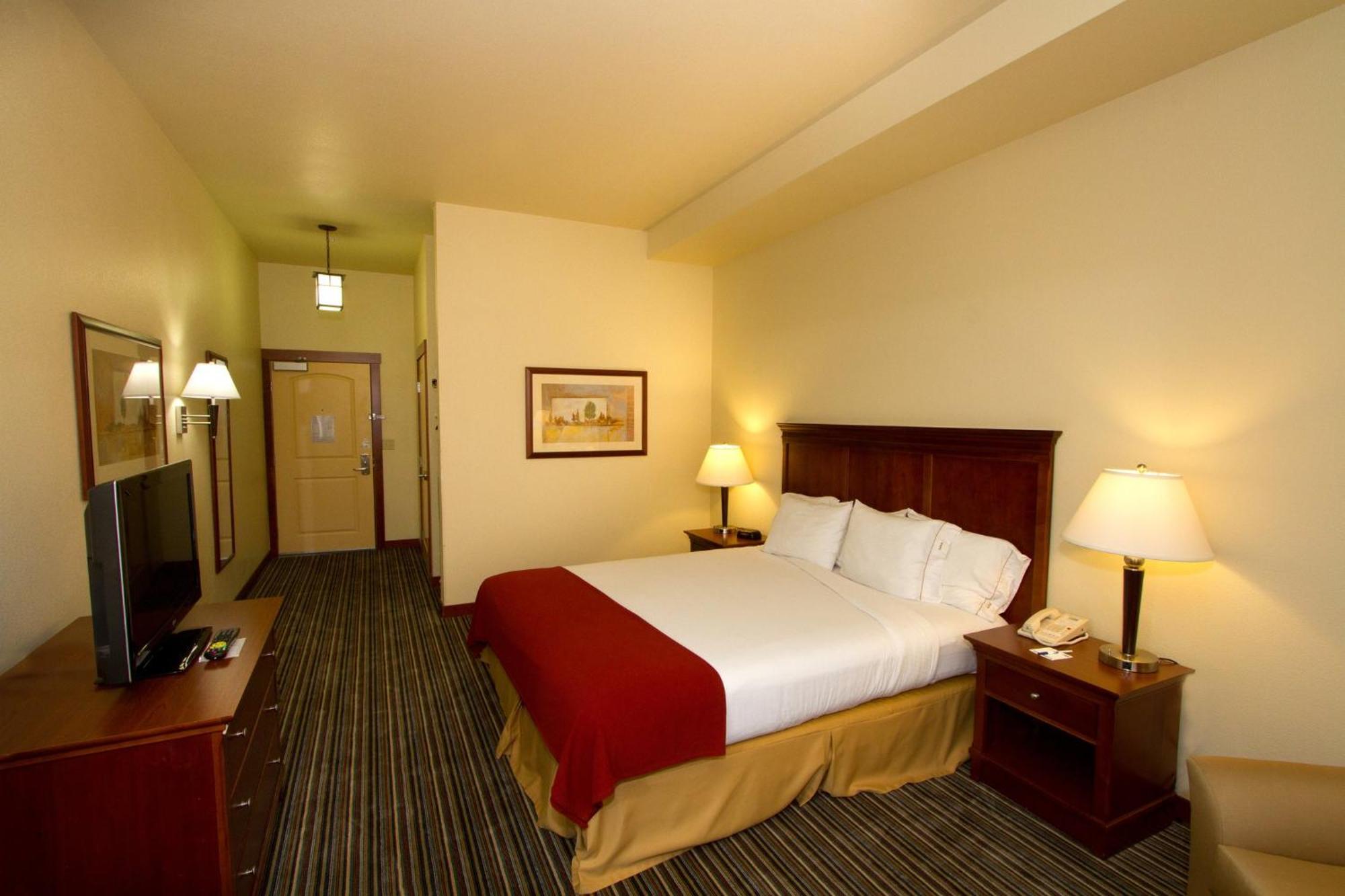 Holiday Inn Express Turlock By Ihg Exterior foto