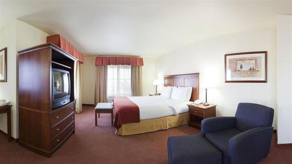 Holiday Inn Express Turlock By Ihg Exterior foto